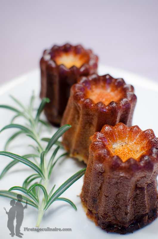 Canneles au chevre au miel et au romarin