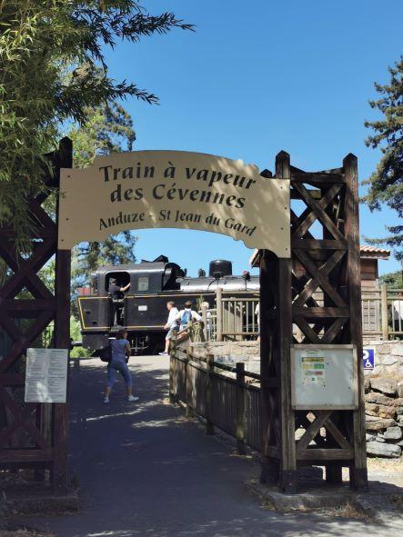 Arrivée à la gare de la Bambouseraie