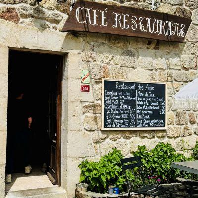 Cafe restaurant epicerie aujac