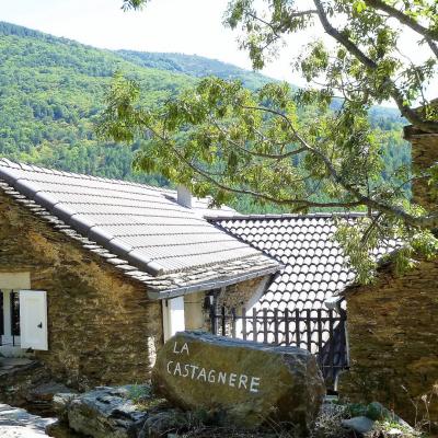 Entrée du gite Castagnère 4* en Cévennes